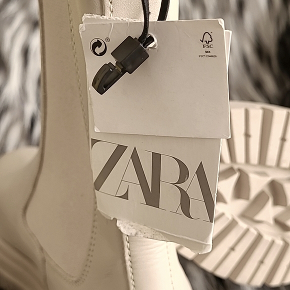 ZARA HEELED ANKLE BOOTS. NEW WITH TAG - Picture 6 of 8